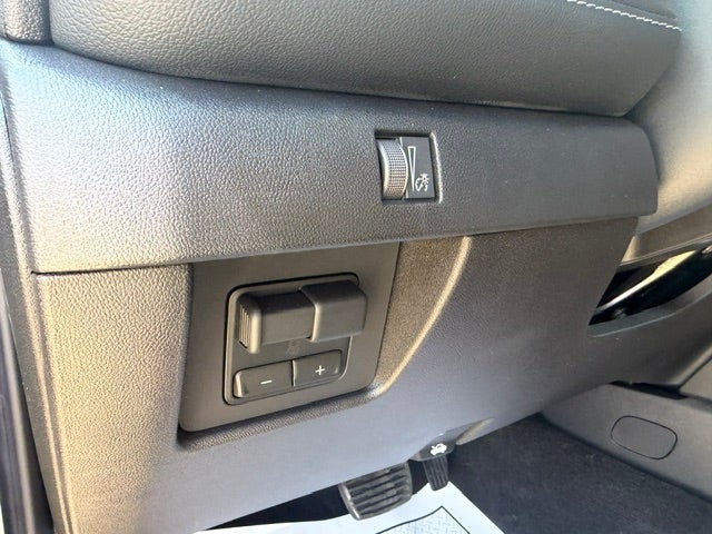 2026 Chevrolet Colorado LT - Photo 14