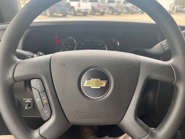 2025 Chevrolet Express Cargo WT