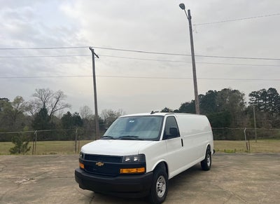 2025 Chevrolet Express Cargo WT