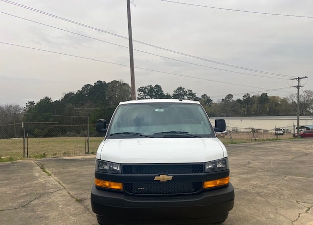 2025 Chevrolet Express Cargo WT